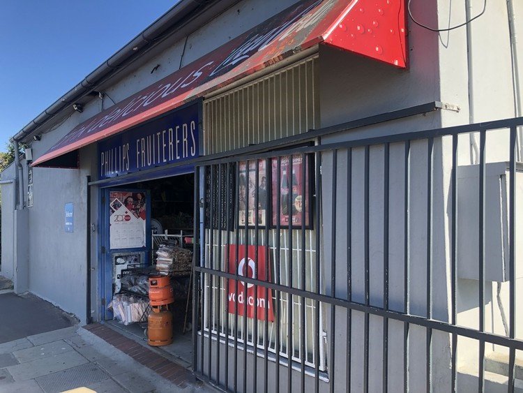Lockdown: Police close shop because owner could not colour print trading permit