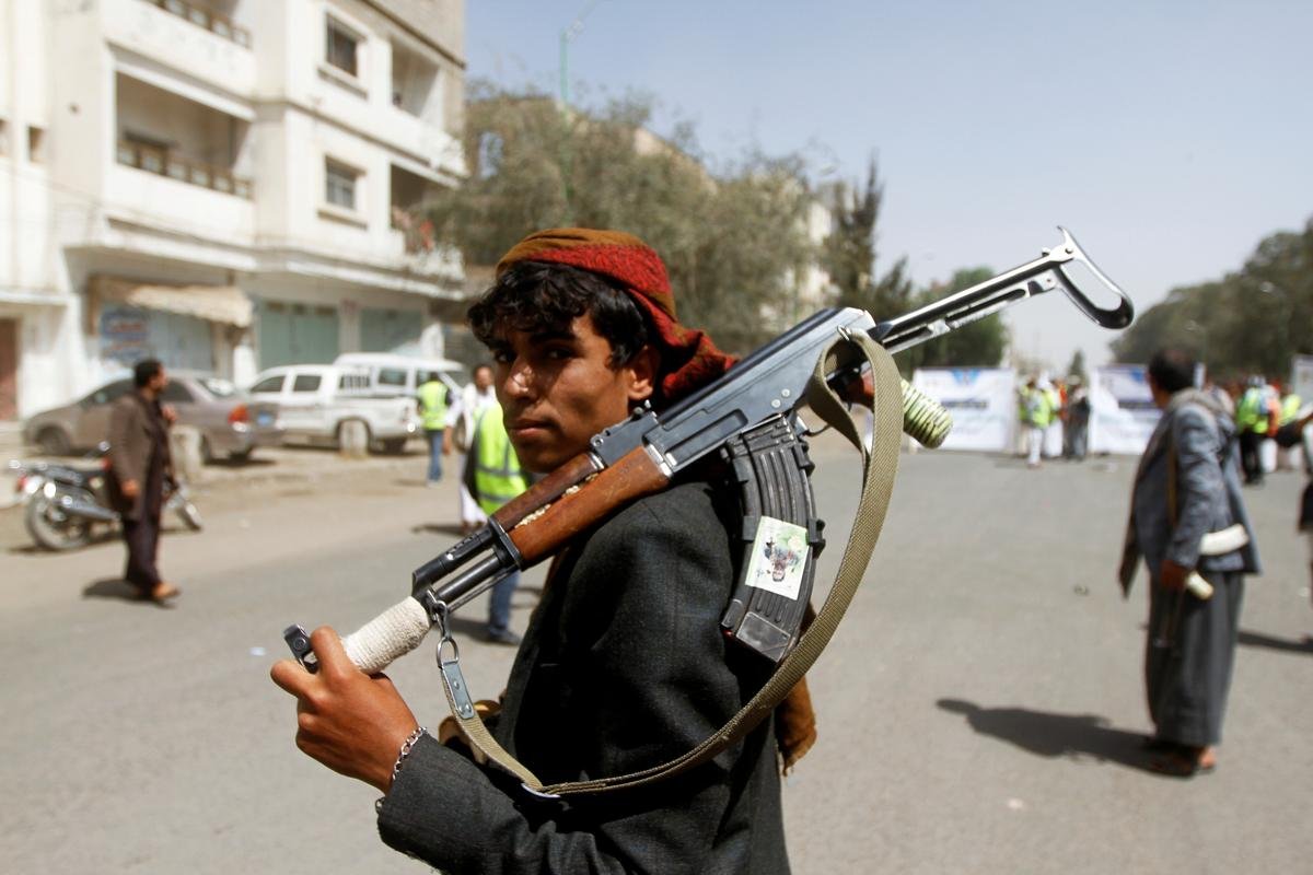 Saudi-led coalition to announce Yemen ceasefire at midnight: sources