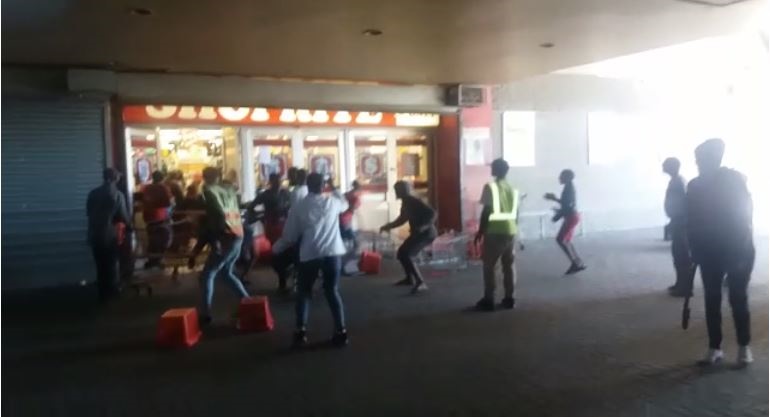 Looters escape with cash registers, money, groceries after hitting Cape Town supermarket