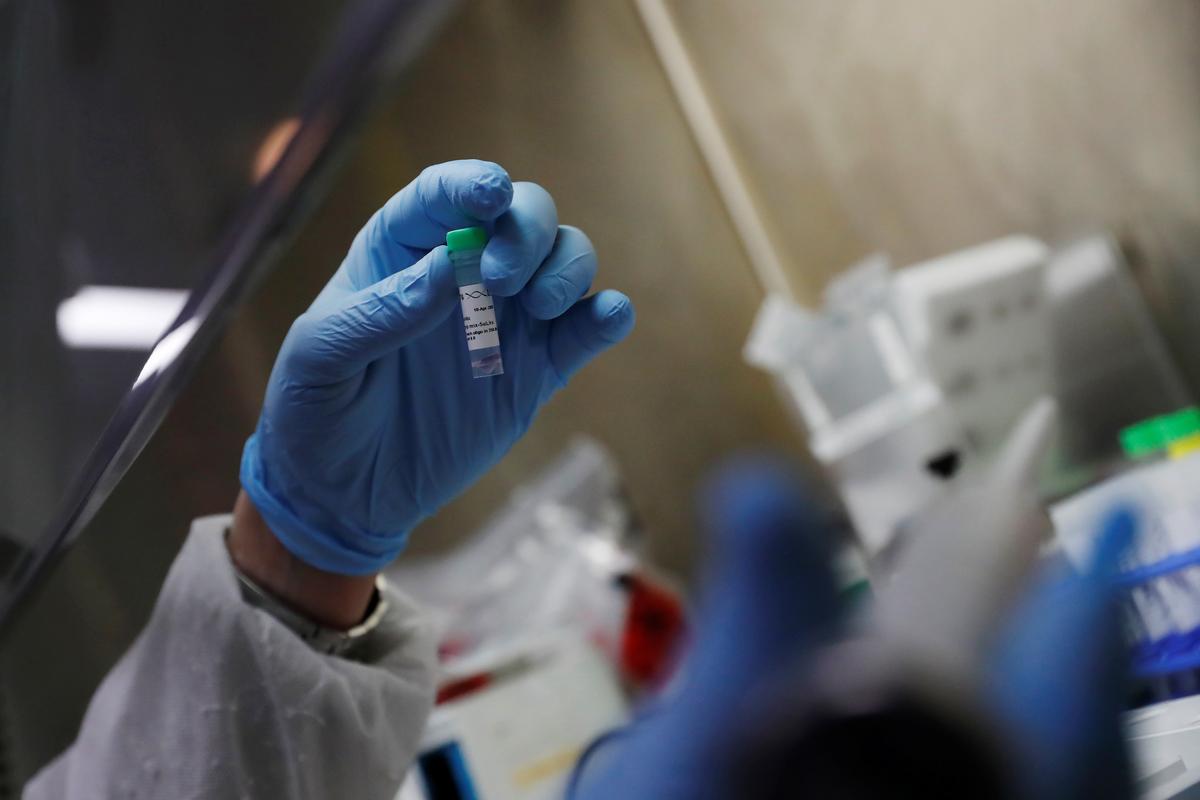 U.S. coronavirus deaths top 49,000, averaging 2,000 lives lost a day: Reuters tally