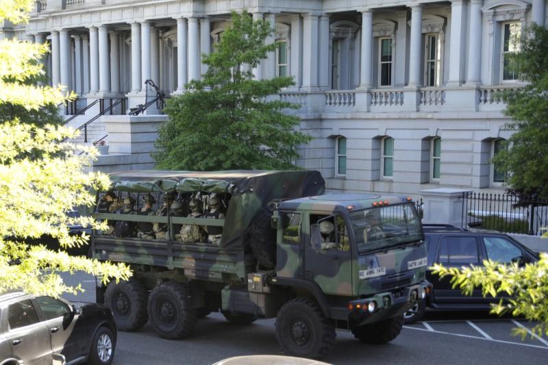 U.S. ups National Guard forces to quell D.C. unrest, readies active duty troops