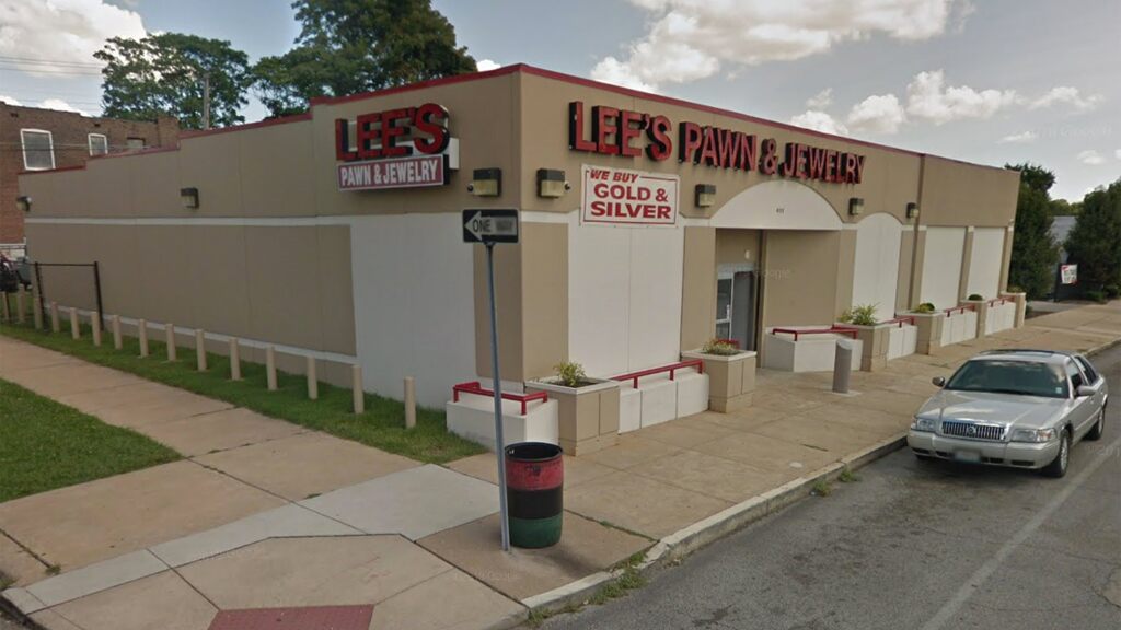 St. Louis police captain killed by looters at pawn shop: report