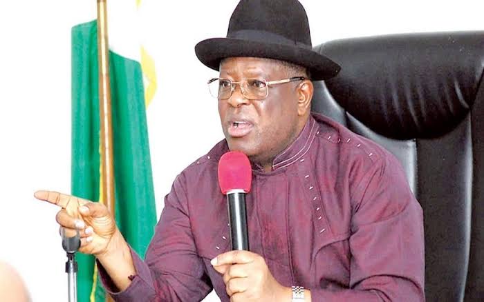 Ebonyi NSCDC Officers Captured in CCTV During Negotiations With Armed Robbers *Umahi draws battle line