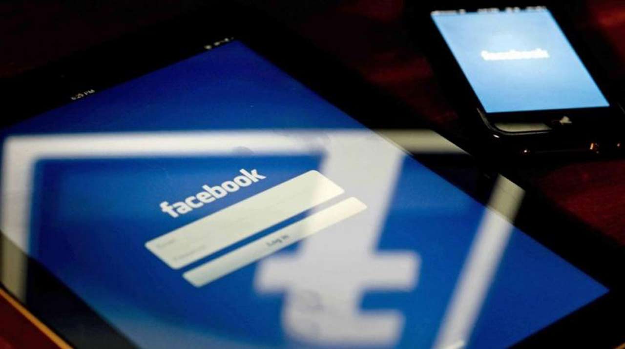 facebook antitrust suits seek to divest instagram whatsapp