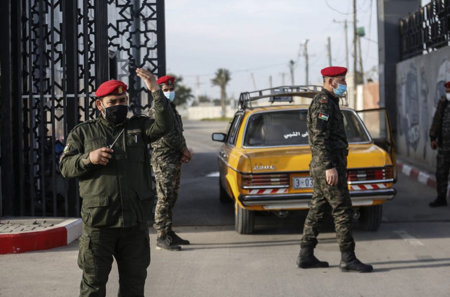 egypt opens gaza border crossing indefinitely