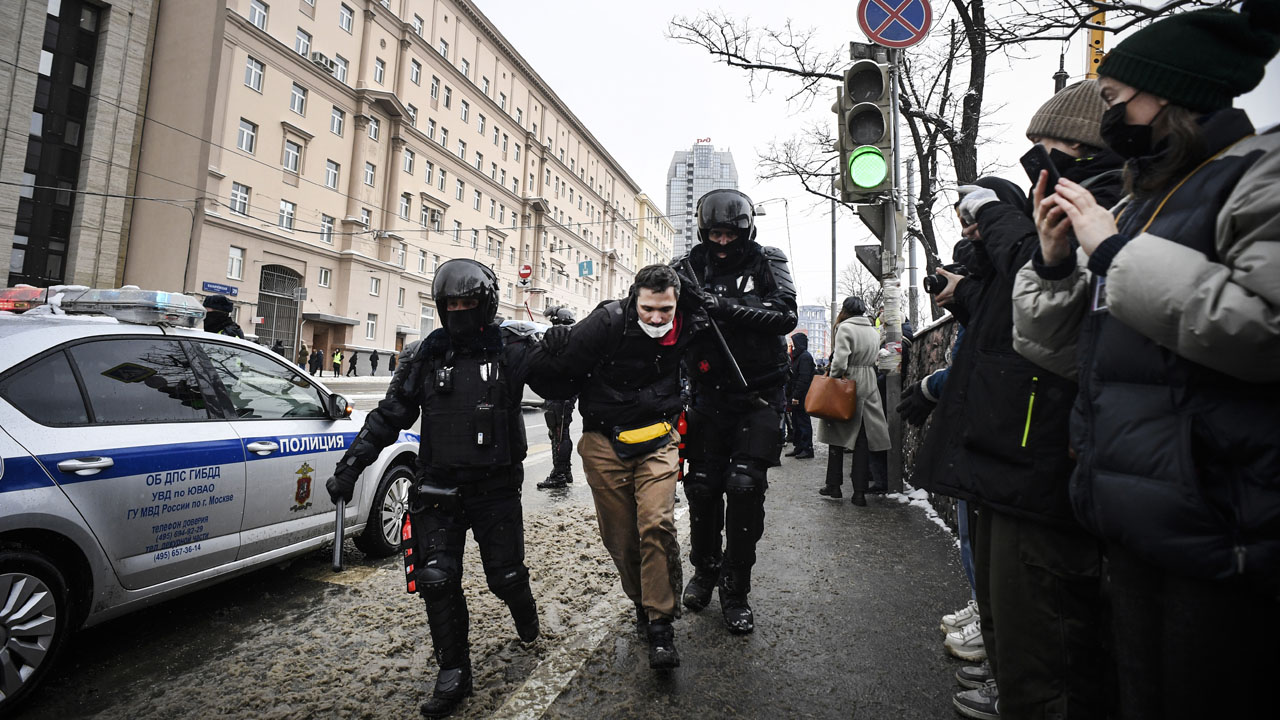 over 5300 people detained in russia protests monitor