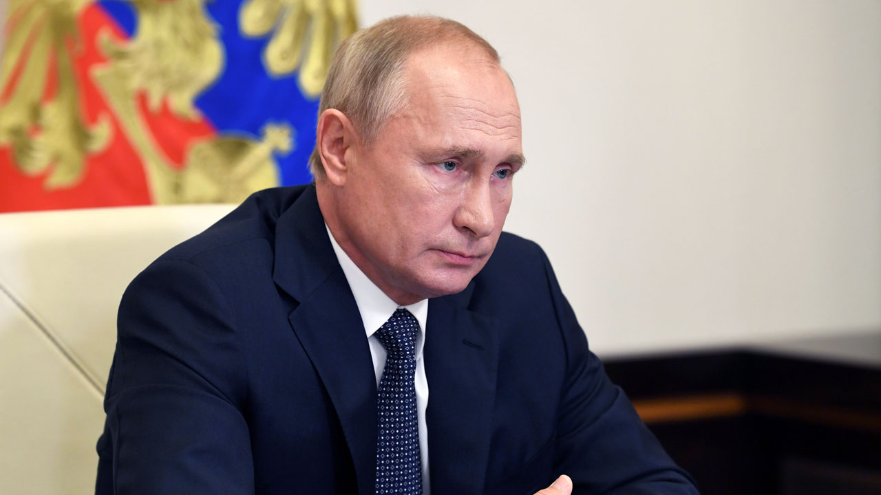 putin accuses west of using navalny to contain russia