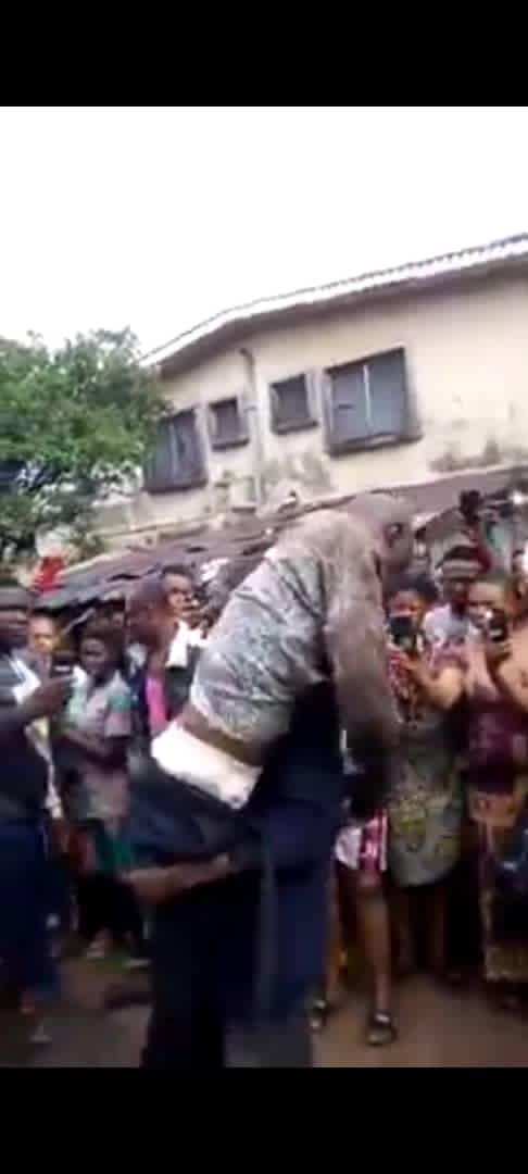 (Video) Man Kills Father In Aba For Allegedly Sabotaging Biafra..