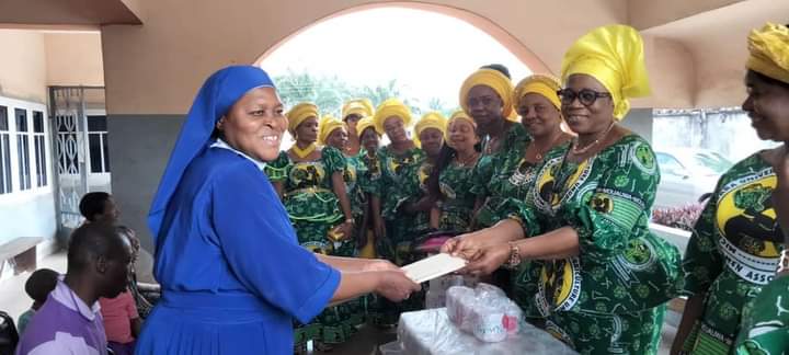 Mouauwa Visits Homes For Less Privileged, Extols Clergy For Charity Work