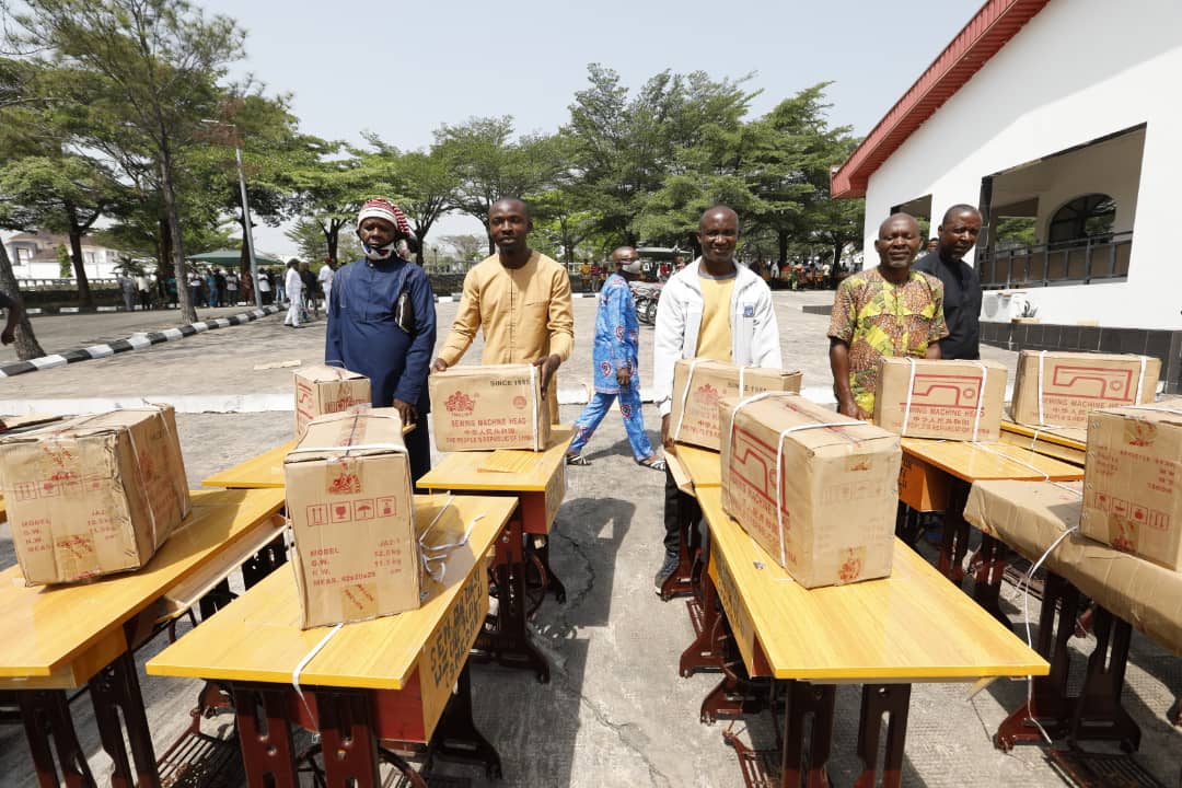 Empowerment materials provided by the Senator representing Abia North Senatorial District and Chief Whip of Senate, Chief Dr. Orji Uzor Kalu, in fulfilment of his campaign promises.