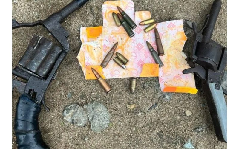 Guns and bullets recovered from suspected gunmen