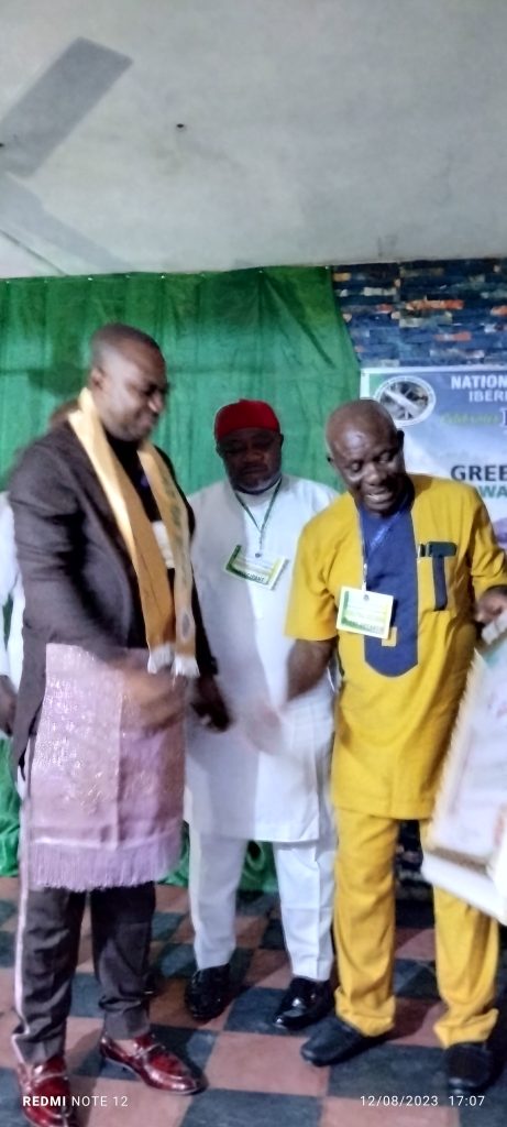 From (L): Comrd. Osinachi Nwaka, the President of New Era Foundation, NEF, Hon. Boniface Isienyi, member representing Ikwuano State Constituency of Abia State and Elder Chief Uzuegbu Mezie, the President -General of Ibere Clan.