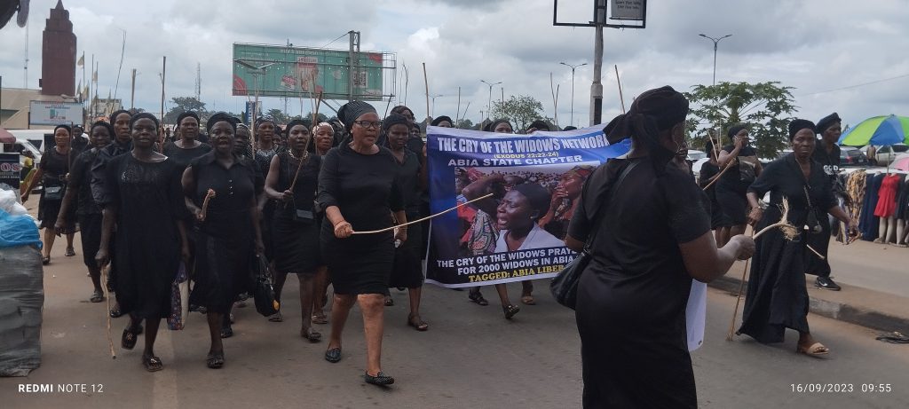 A cross section of The Cry Of Widows Network, Abia State Chapter, marching sorrowfully round the city of Umuahia, the State's capital.