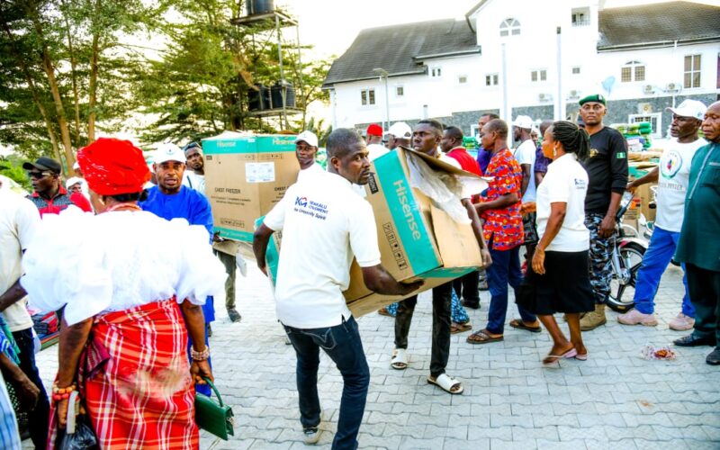 PISE-P: Kalu launches “Food for Peace” Initiative, distributes over 6000 bags of rice, beans, food items across Abia, S’East                                                            …Donates motorcycles, sewing machines, others