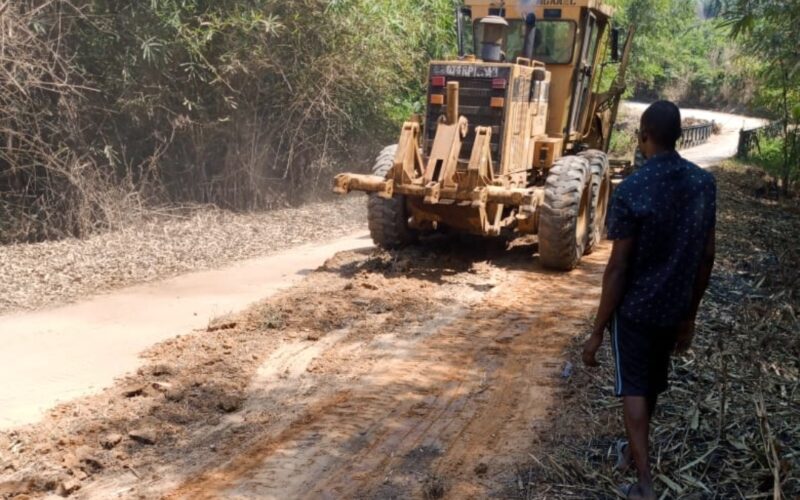 Jubilations in Ikwuano, As Mayor Nwaka Flags Rehabilitation Of Link Roads