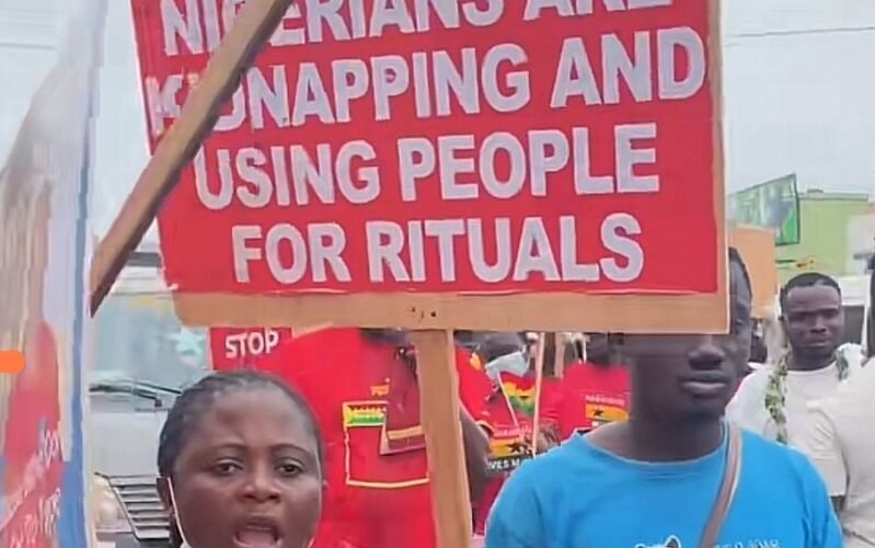 Angry Ghanaians protesting against Nigerians living in their country.