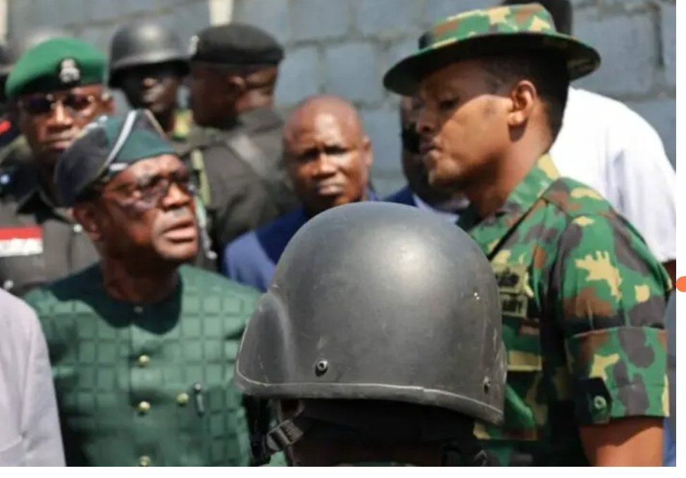 From (R-L): Lieutenant A.M. Yerima, a Nigerian Navy officer who bravely challenged the FCT Minister, Barr. Nyesom Wike during Abuja land dispute.