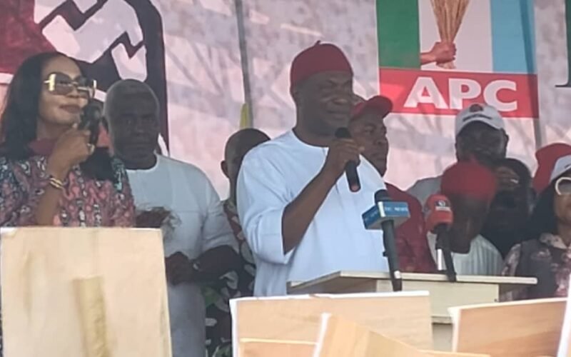 From (1L): Hon. Chief Henry Ikechukwu Ikoh, the Abia State Coordinator of Renewed Hope Ambassadors; Rt. Hon. Emeka Atuma, Rt. Hon.. Nkeiruka Onyejiocha, flanked by other other APC chieftains.