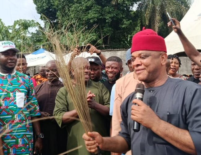 Mass Defection Rocks Abia: Labour Party Collapses into APC in Ukwa West