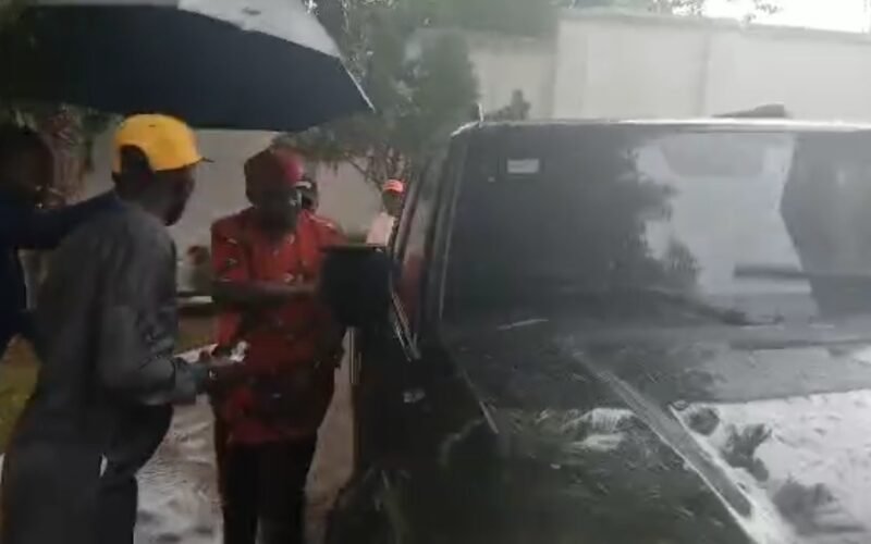 Rt. Hon. Emeka Atuma, accompanied by his teeming supporters.