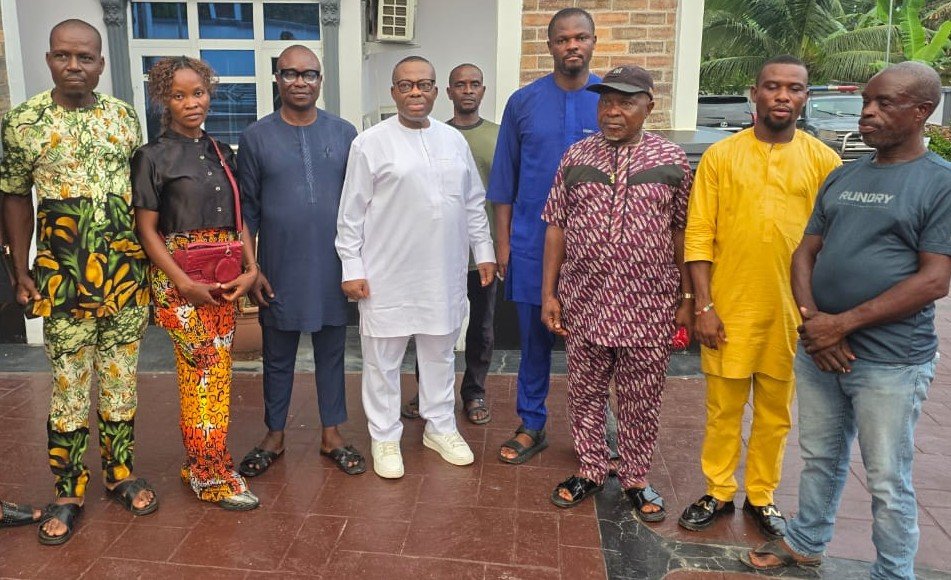 Dr. Monday Onyekachi Ubani, SAN (4L); Comrd. Otiti Treasure, National President, Guild of Online Media Editors and Publishers (GOMEP) (3L); Charity Uwakwe (Distinguished Chacha), National Treasurer, GOMEP, Tochukwu Eluwa, National Publicity Secretary (4R).