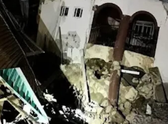 A three-storey student hostel suddenly collapsed in Anambra State.