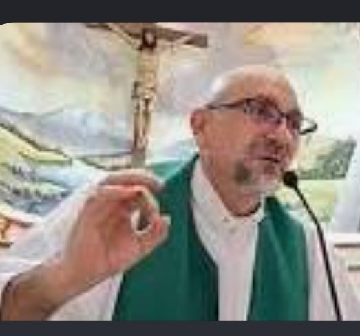 Crucifix Falls, Kills Catholic Priest During Mass in Ecuador