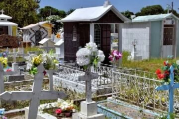 Man Falls Into Father’s Grave While Visiting, Dies on the Spot