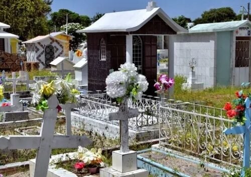 Man Falls Into Father’s Grave While Visiting, Dies on the Spot